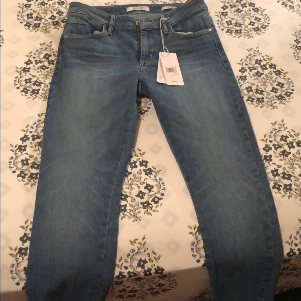 Guess Mid Rise Skinny - Picture 2 of 5
